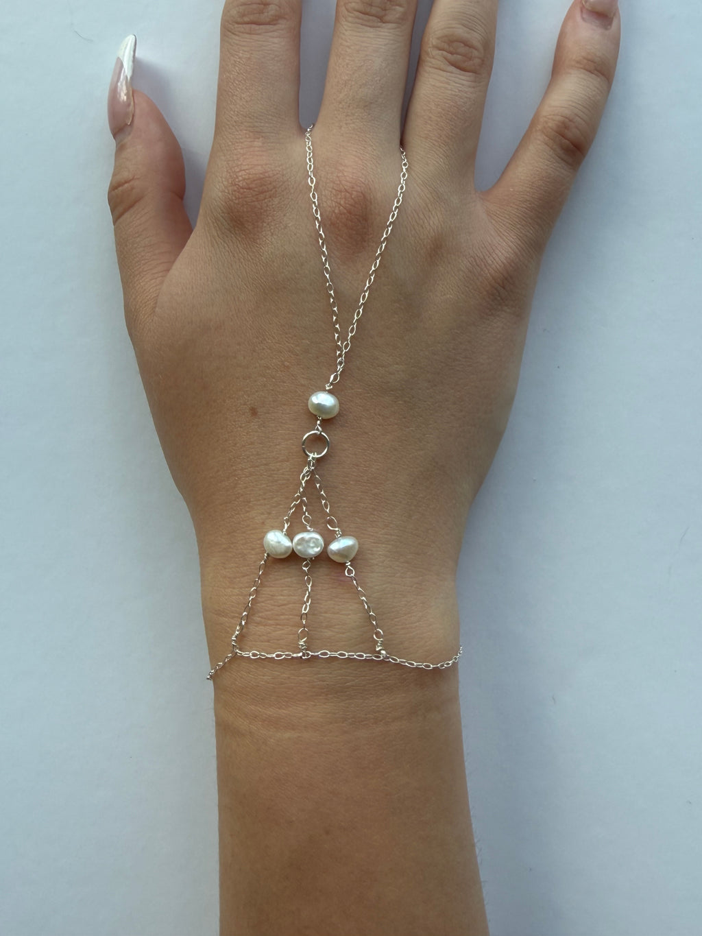 The Calista Handchain