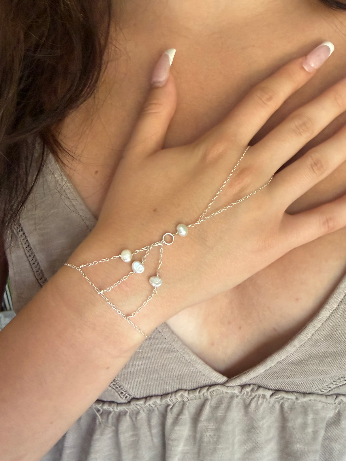 The Calista Handchain
